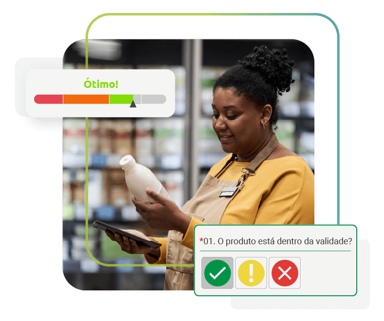 Gerente de supermercado verifica validade de produto Gerente de supermercado verifica validade de produto