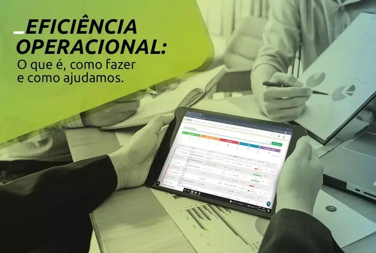 Capa do post de Eficiência Operacional com pessoa utilizando um tablet com a plataforma Moki ao fundo